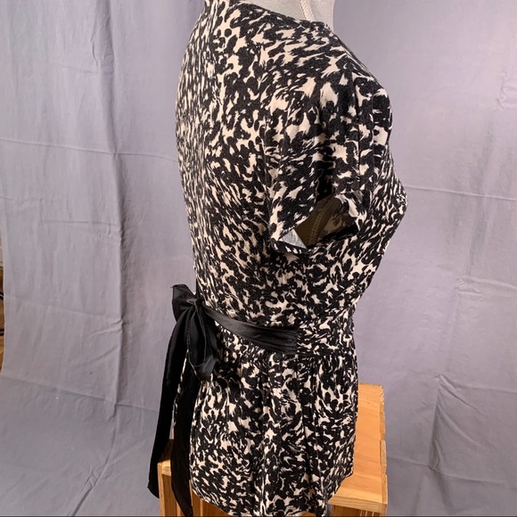 Express Animal Print Short Sleeve Top (M) - Picture 13 of 16